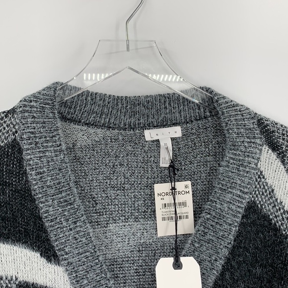 Leith cardigan sweater black zebra jacquard v-neck soft fuzzy new X-Small XS - Picture 2 of 4